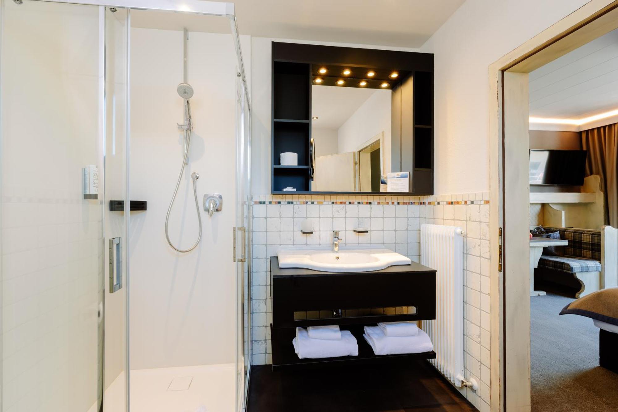 Mondi Hotel Tscherms Ngoại thất bức ảnh