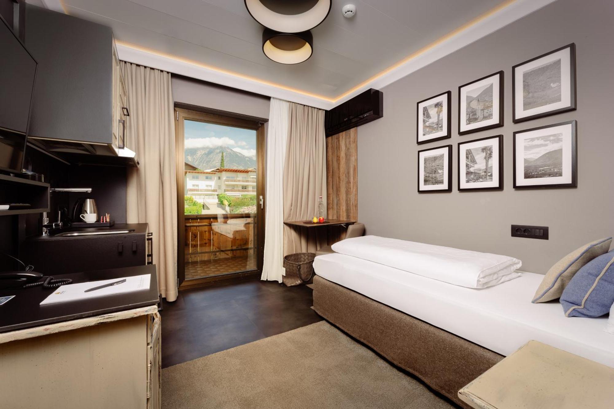 Mondi Hotel Tscherms Ngoại thất bức ảnh